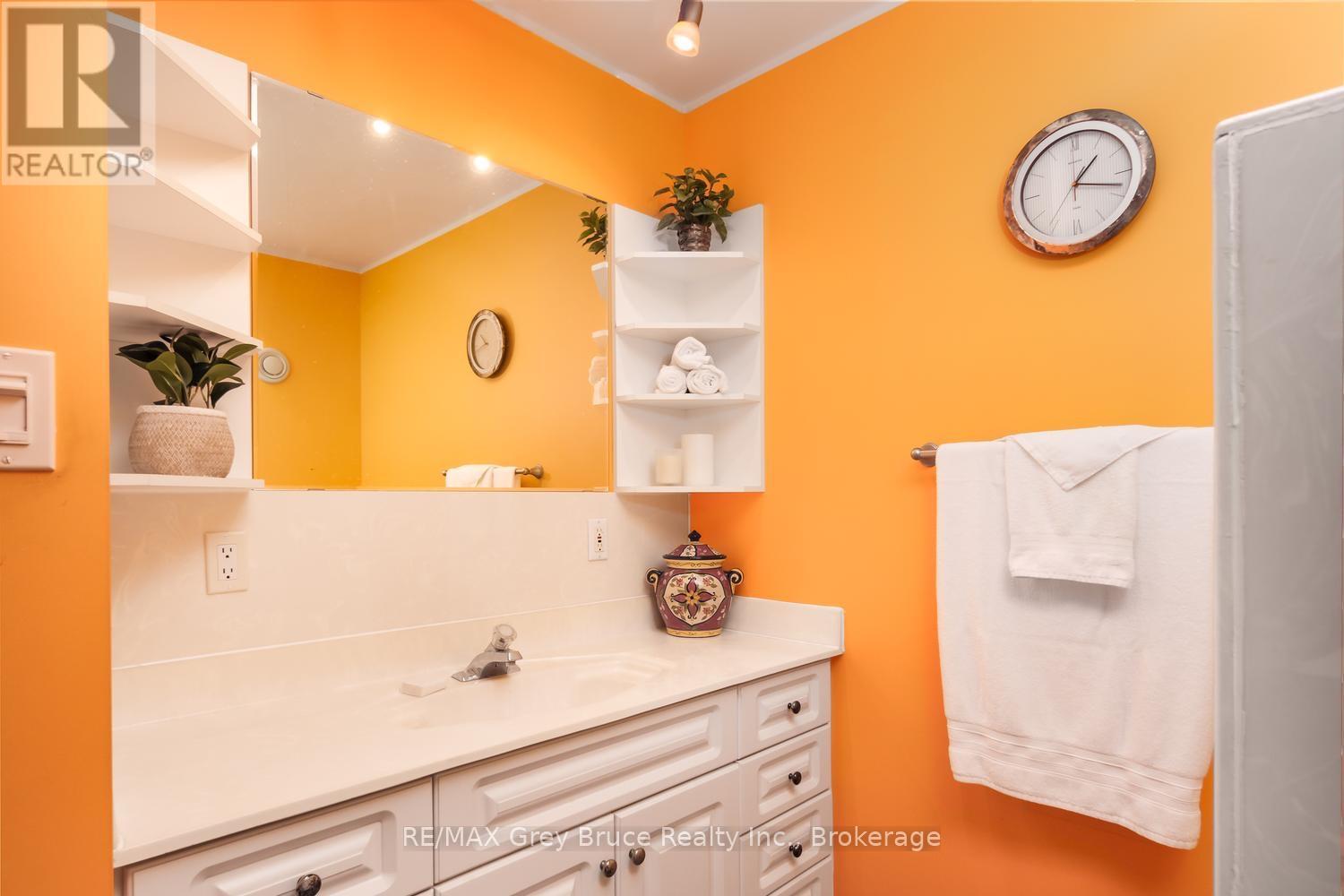 68 BAYSHORE AVENUE S - 34