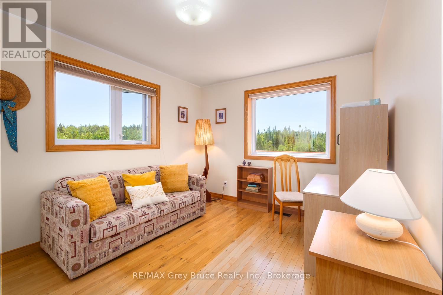 68 BAYSHORE AVENUE S - Image 35