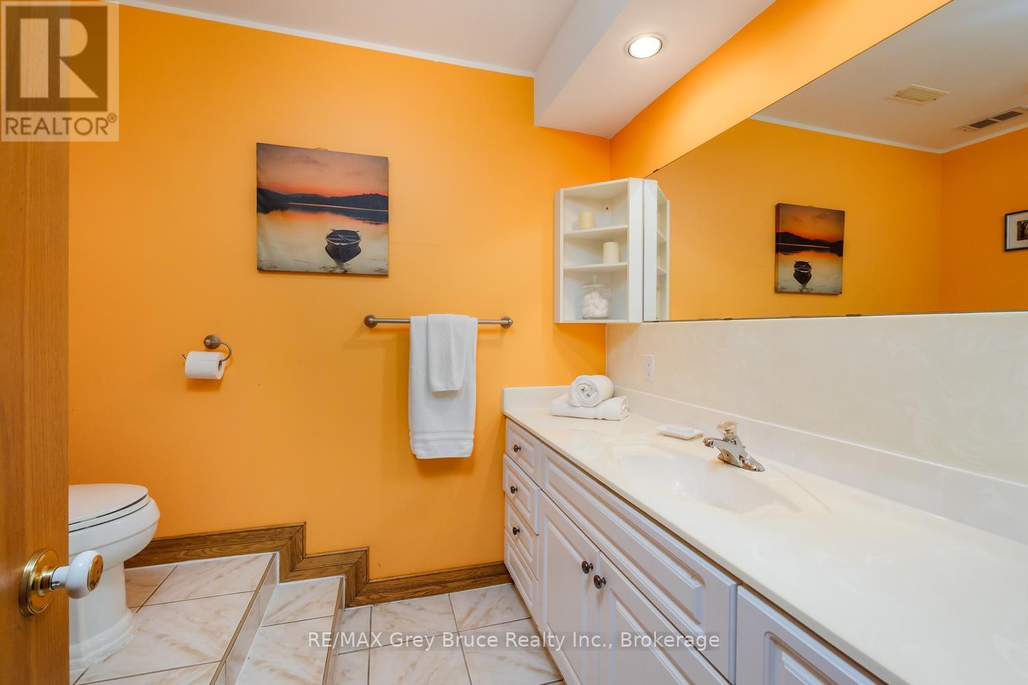 68 BAYSHORE AVENUE S - Image 37