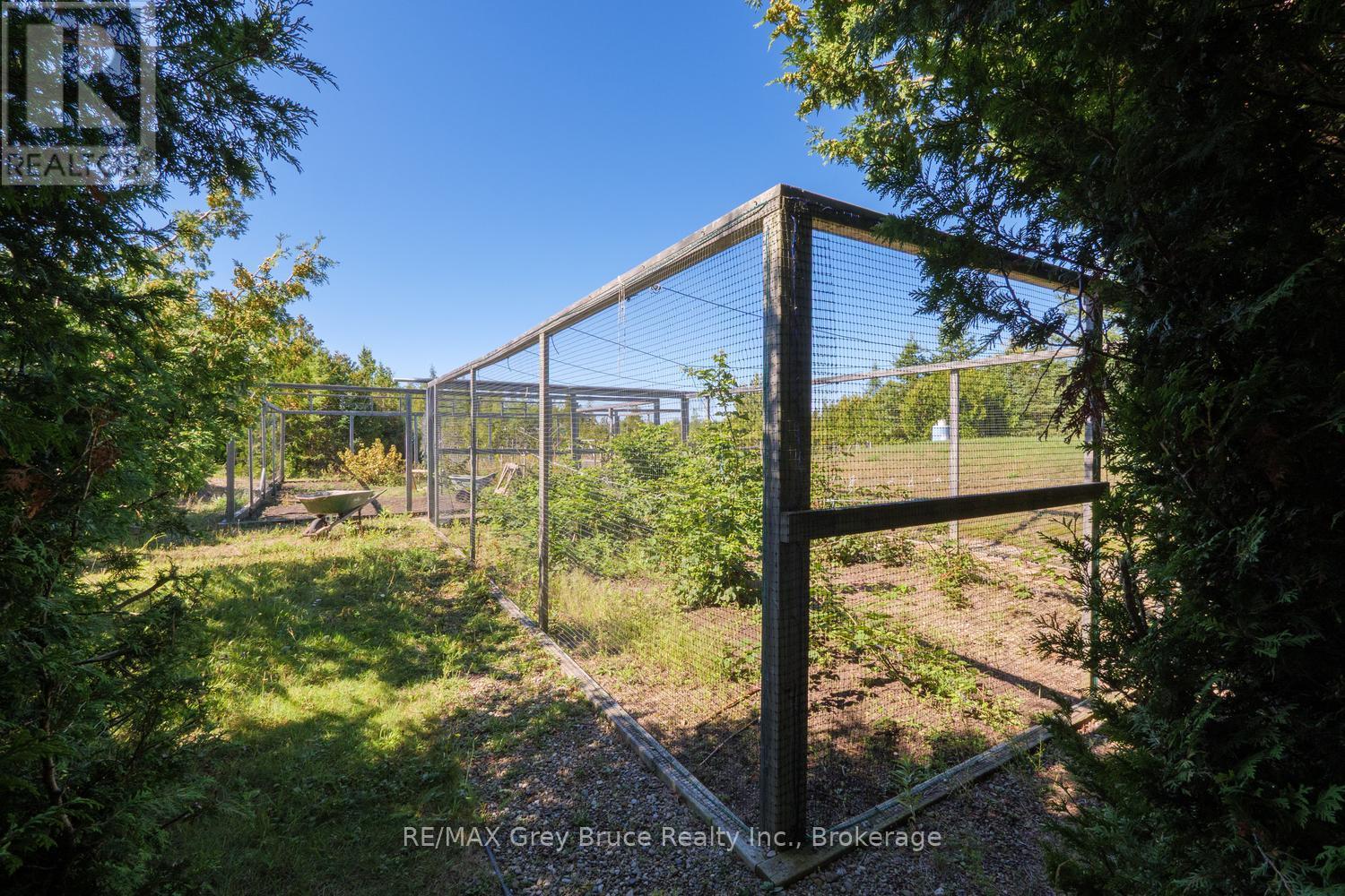 68 BAYSHORE AVENUE S - Image 41