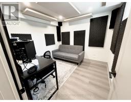 49 Fortrose Crescent, Toronto, ON M3A2H2 Photo 6