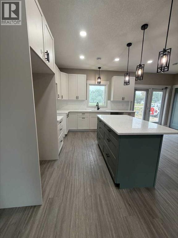 Listing photo – 4313 43 Street, Castor