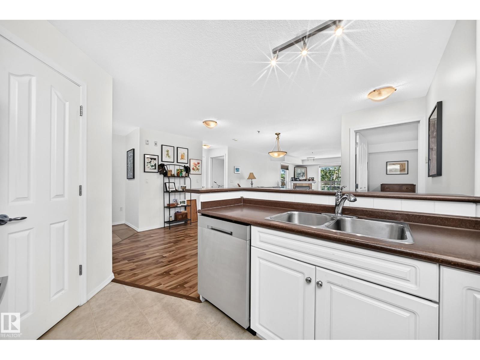 #316 9008 99 AV NW - 12
