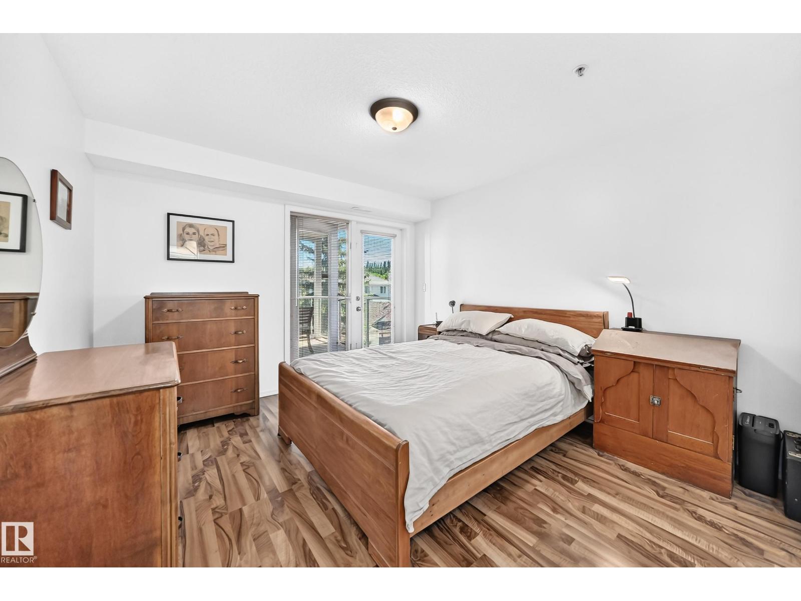 #316 9008 99 AV NW - 24