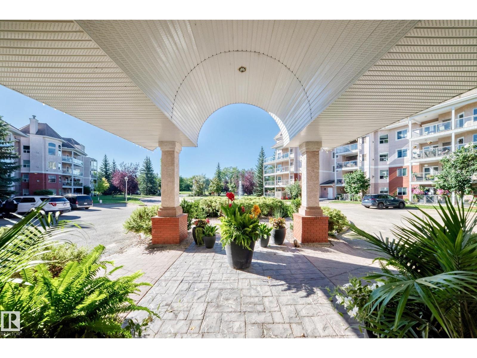 #316 9008 99 AV NW - 40