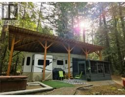323 Davis Rd, Gabriola Island, BC V0R1X1 Photo 8