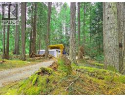 323 Davis Rd, Gabriola Island, BC V0R1X1 Photo 6