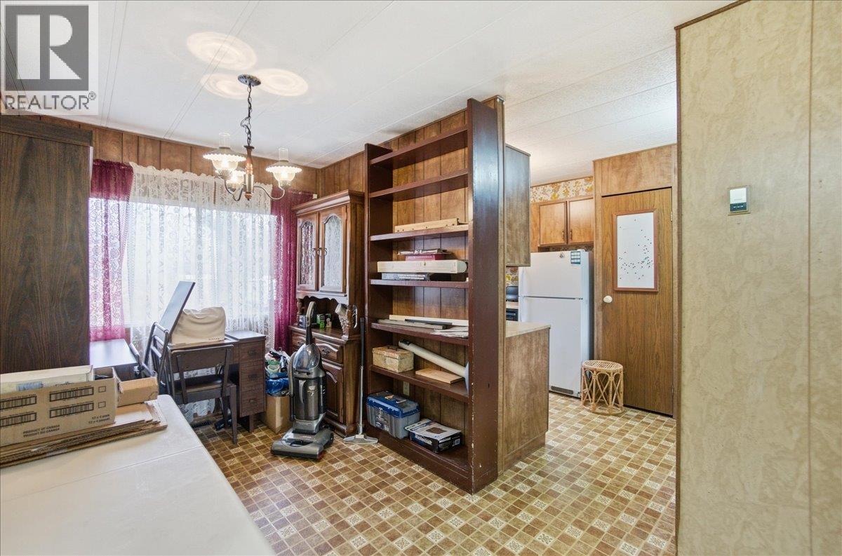 2413 Doukhobour Road - 29