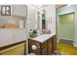 2413 Doukhobour Road, Castlegar, BC V1N4P2 Photo 24