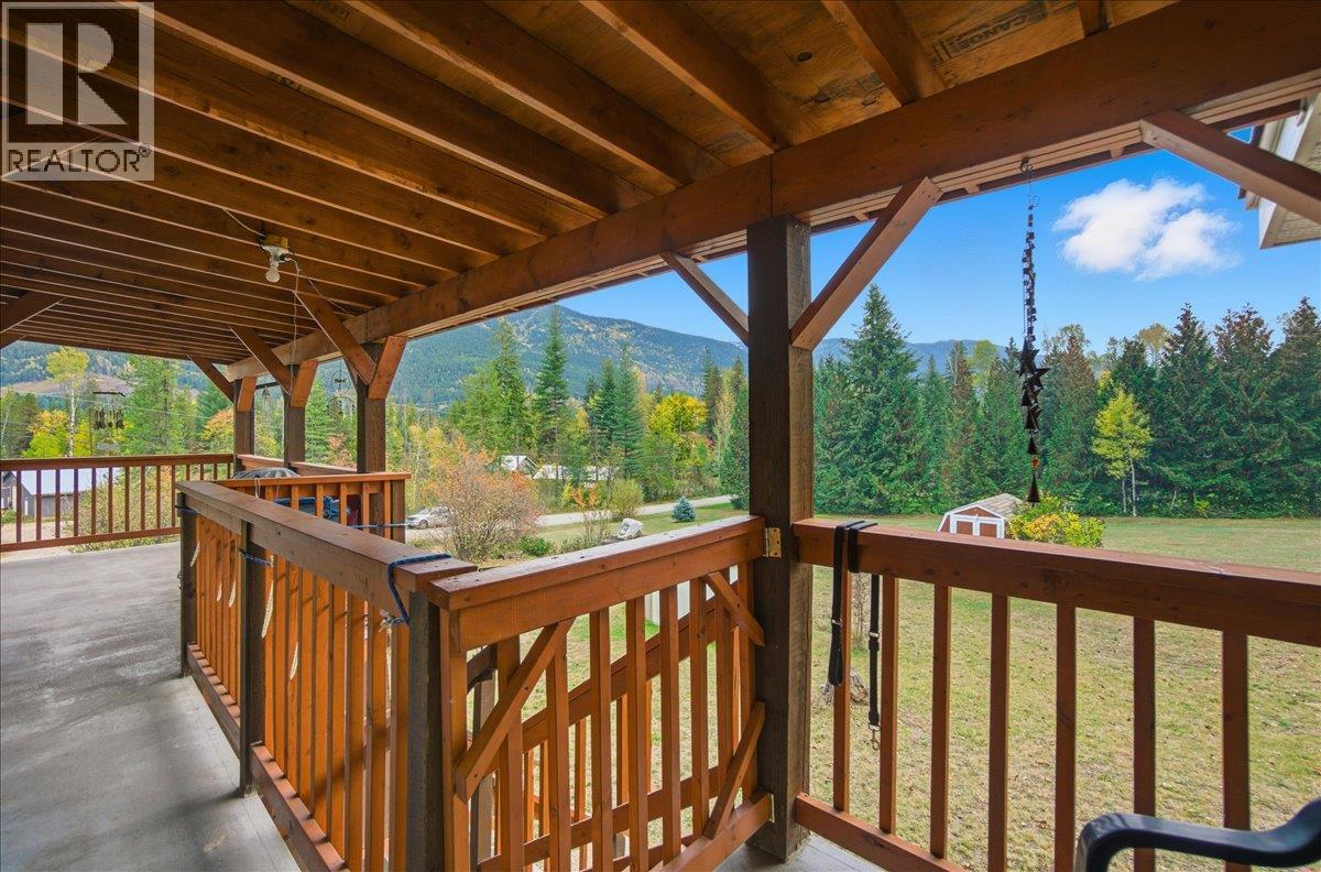 2413 Doukhobour Road - 38
