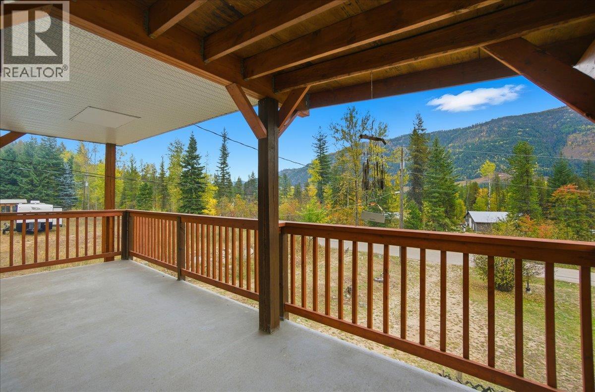2413 Doukhobour Road - 40