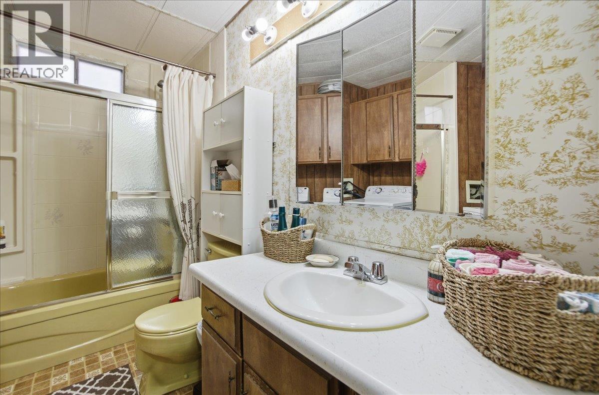 2413 Doukhobour Road - 25