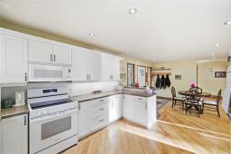 32 Eastshore Drive, Victoria Beach, MB R0E2C0 Photo 12