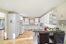 32 Eastshore Drive, Victoria Beach, MB R0E2C0 Photo 9