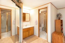 2 Paradise Drive, Ste Anne, MB R5H1H2 Photo 12