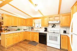 2 Paradise Drive, Ste Anne, MB R5H1H2 Photo 8