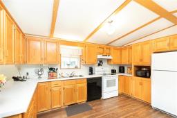 2 Paradise Drive, Ste Anne, MB R5H1H2 Photo 9