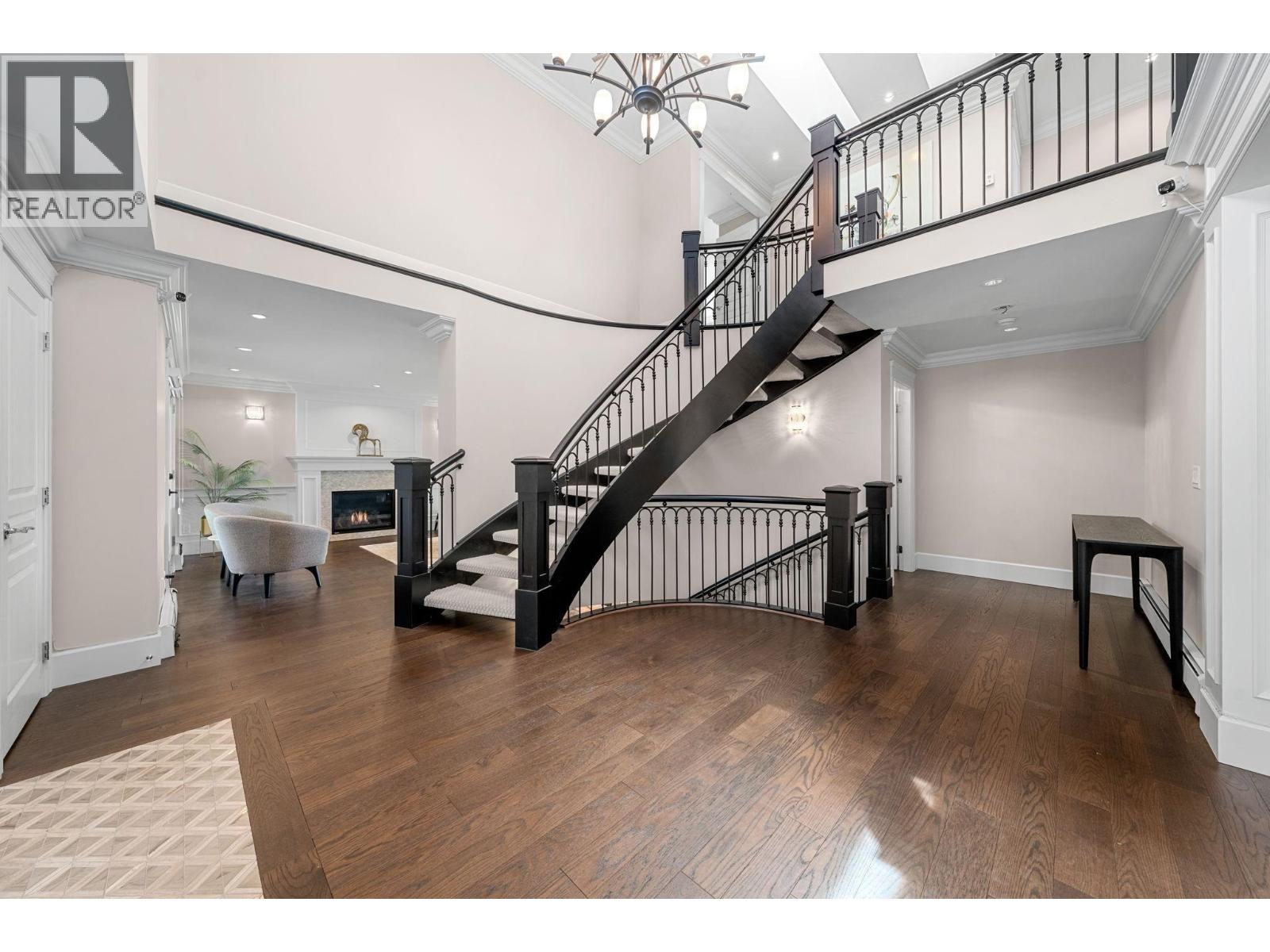 1259 KEITH Road, North Vancouver, British Columbia, V7P1Y9, North Vancouver, British Columbia — photo 3 of 5