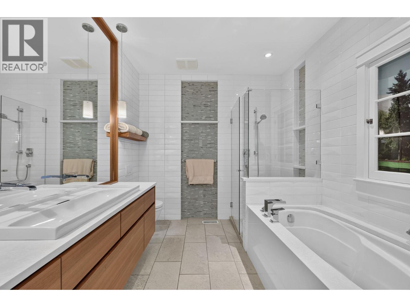 109 1986 Bowes Street, Kelowna