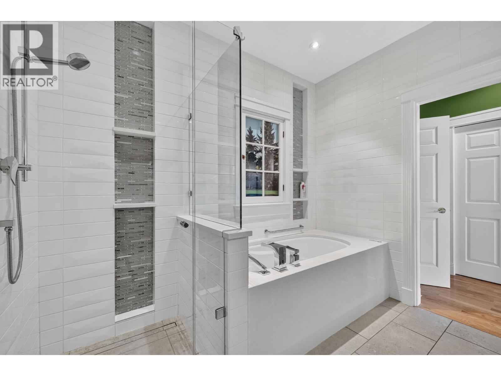 109 1986 Bowes Street, Kelowna