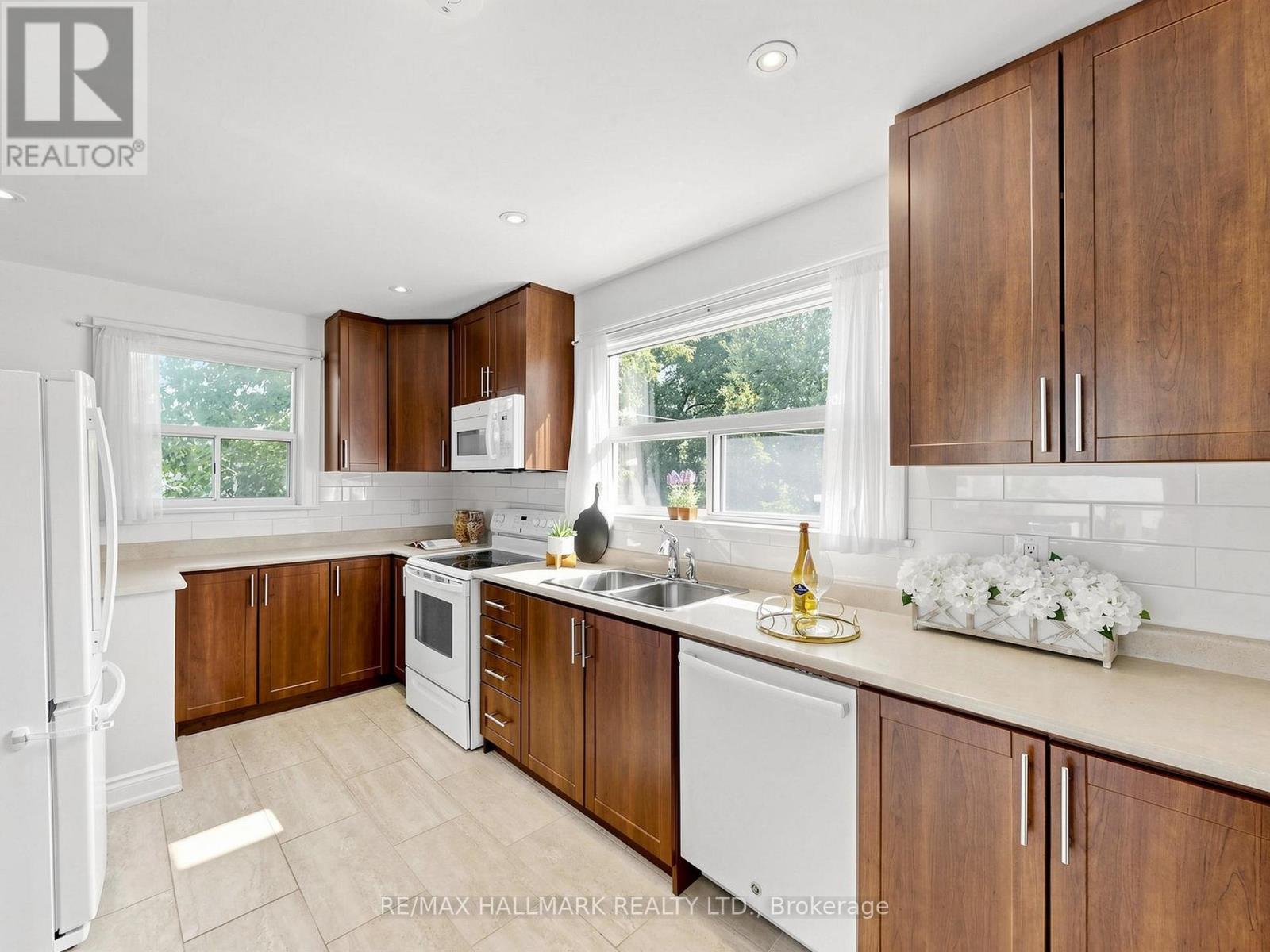 79 CARTIER CRESCENT - 9