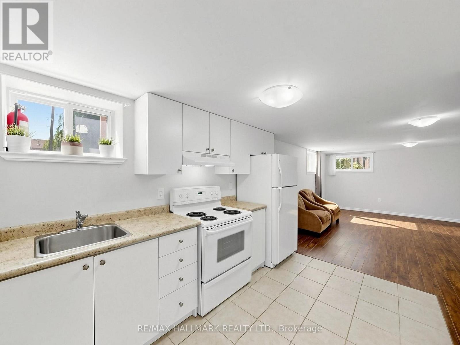 79 CARTIER CRESCENT - Image 23