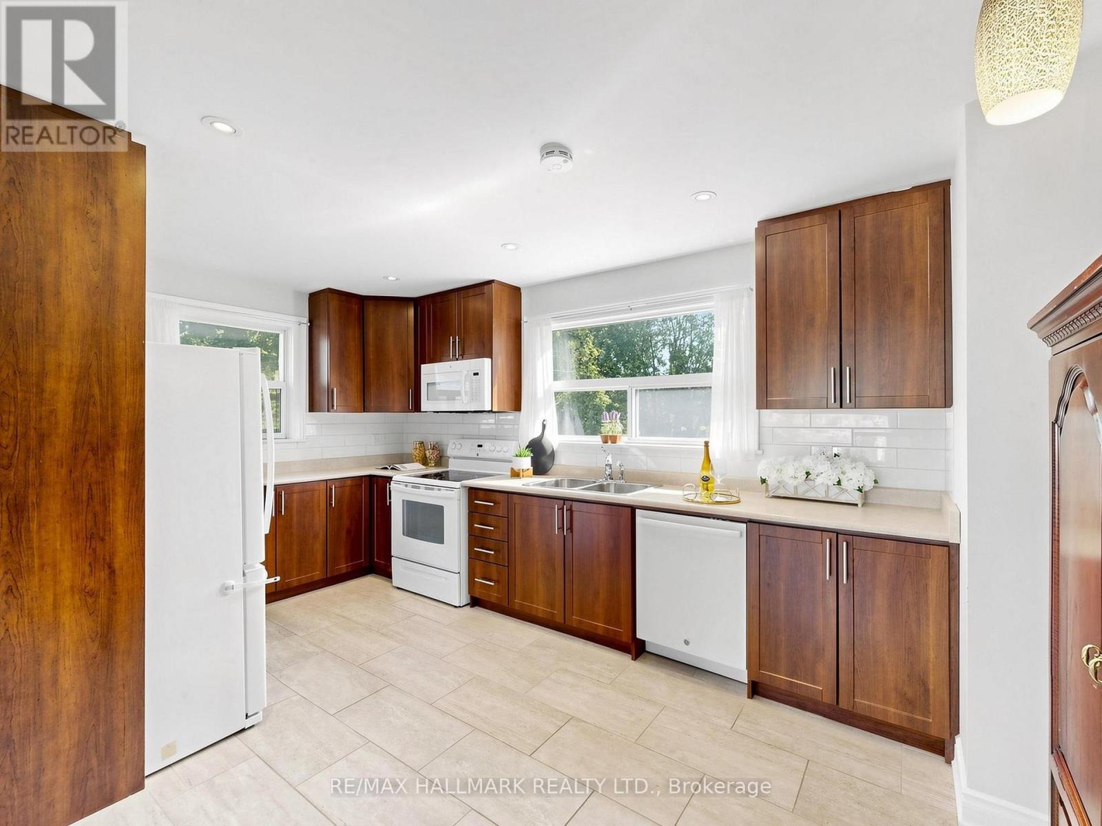 79 CARTIER CRESCENT - Image 10