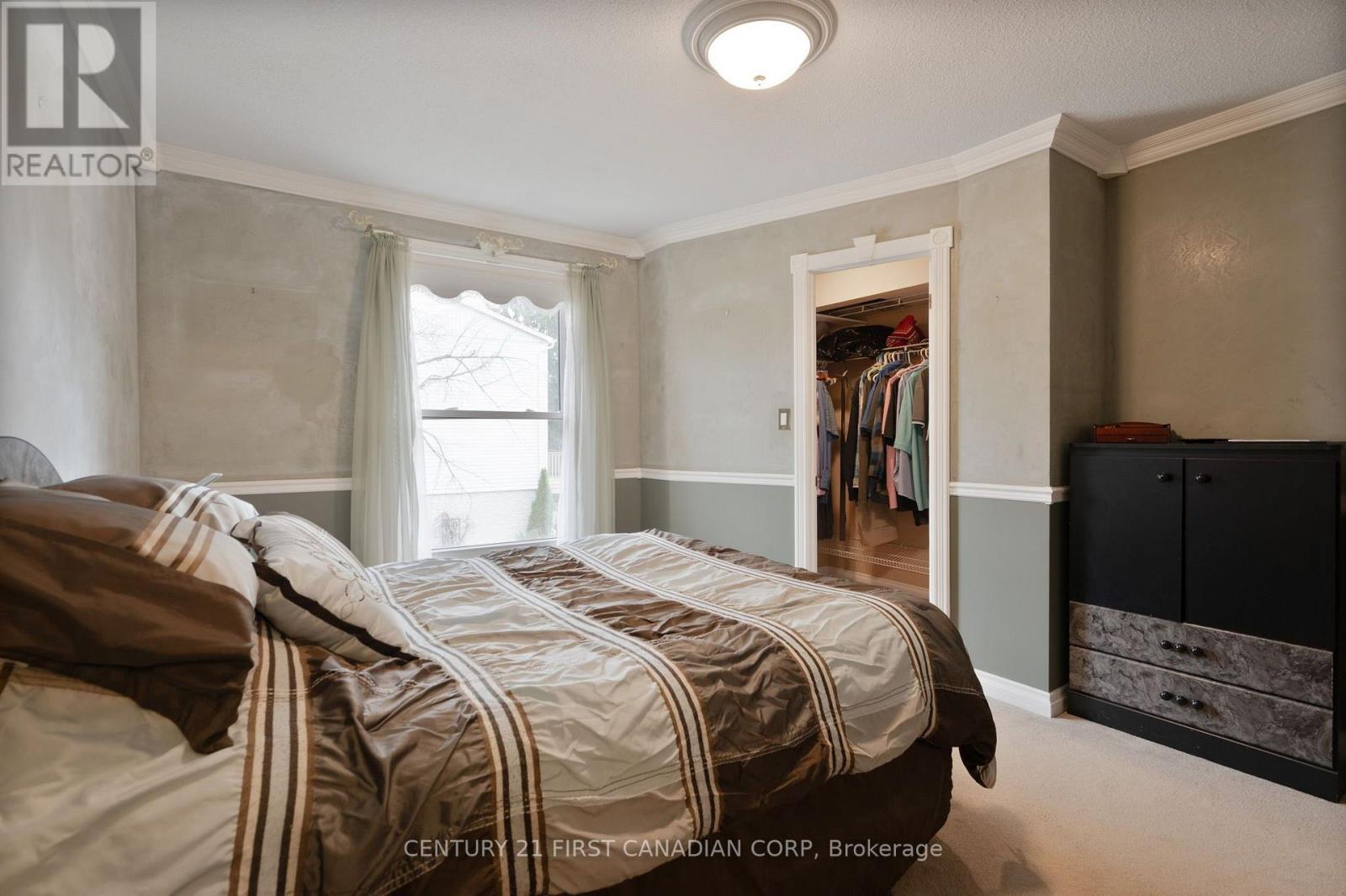 327 EVERGLADE CRESCENT - Image 16