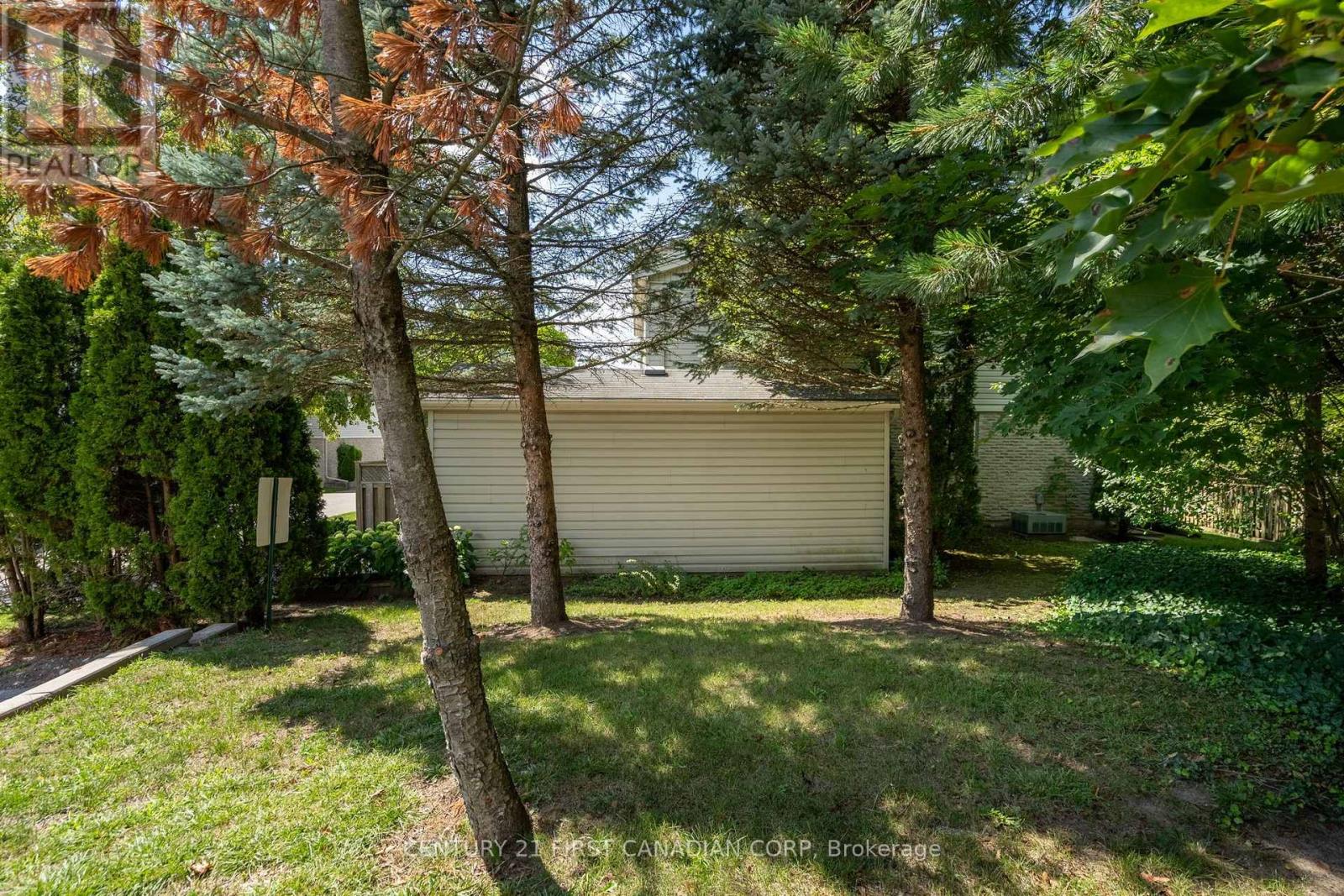 327 EVERGLADE CRESCENT - 36