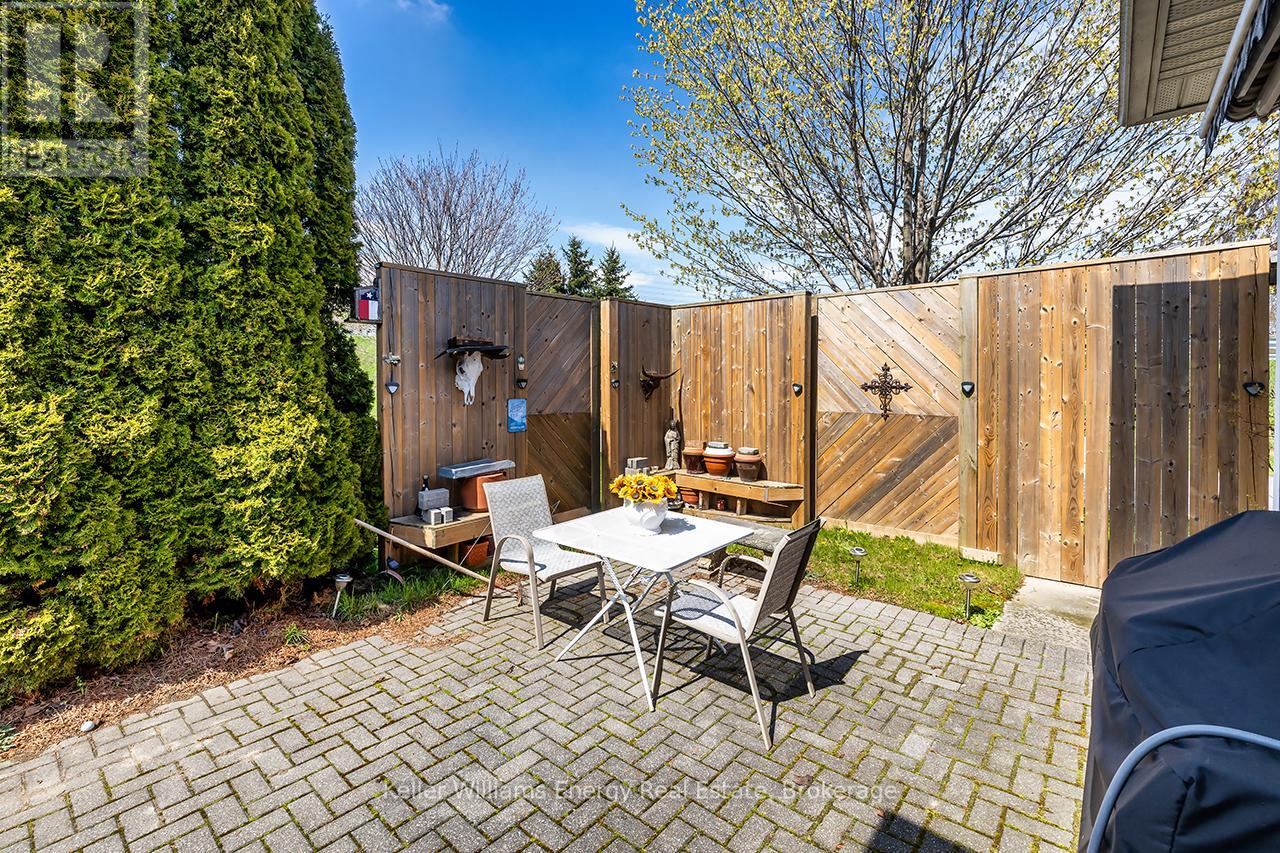 8 HINKLEY TRAIL - Image 41