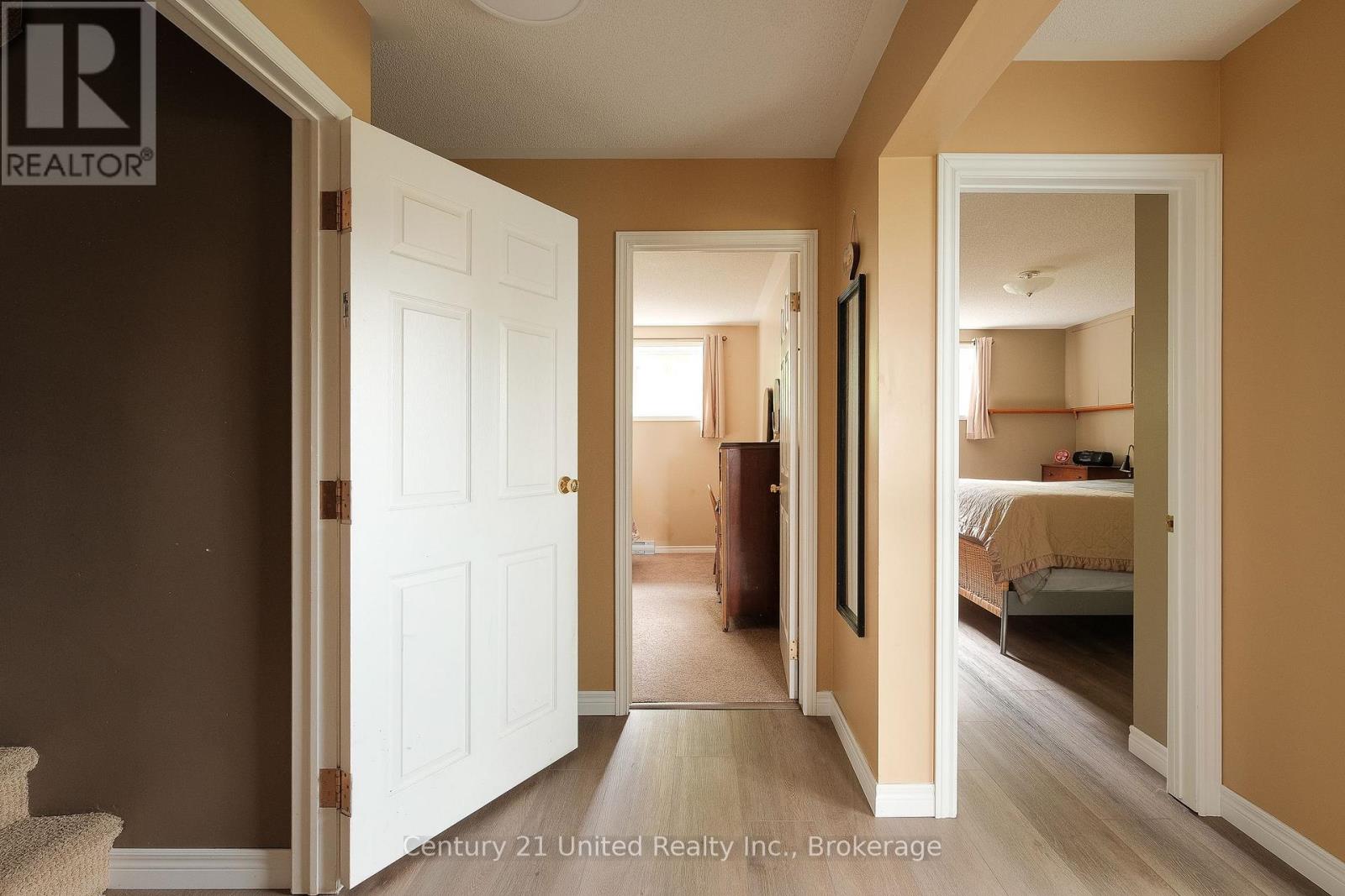 1118 5TH LINE - Image 22