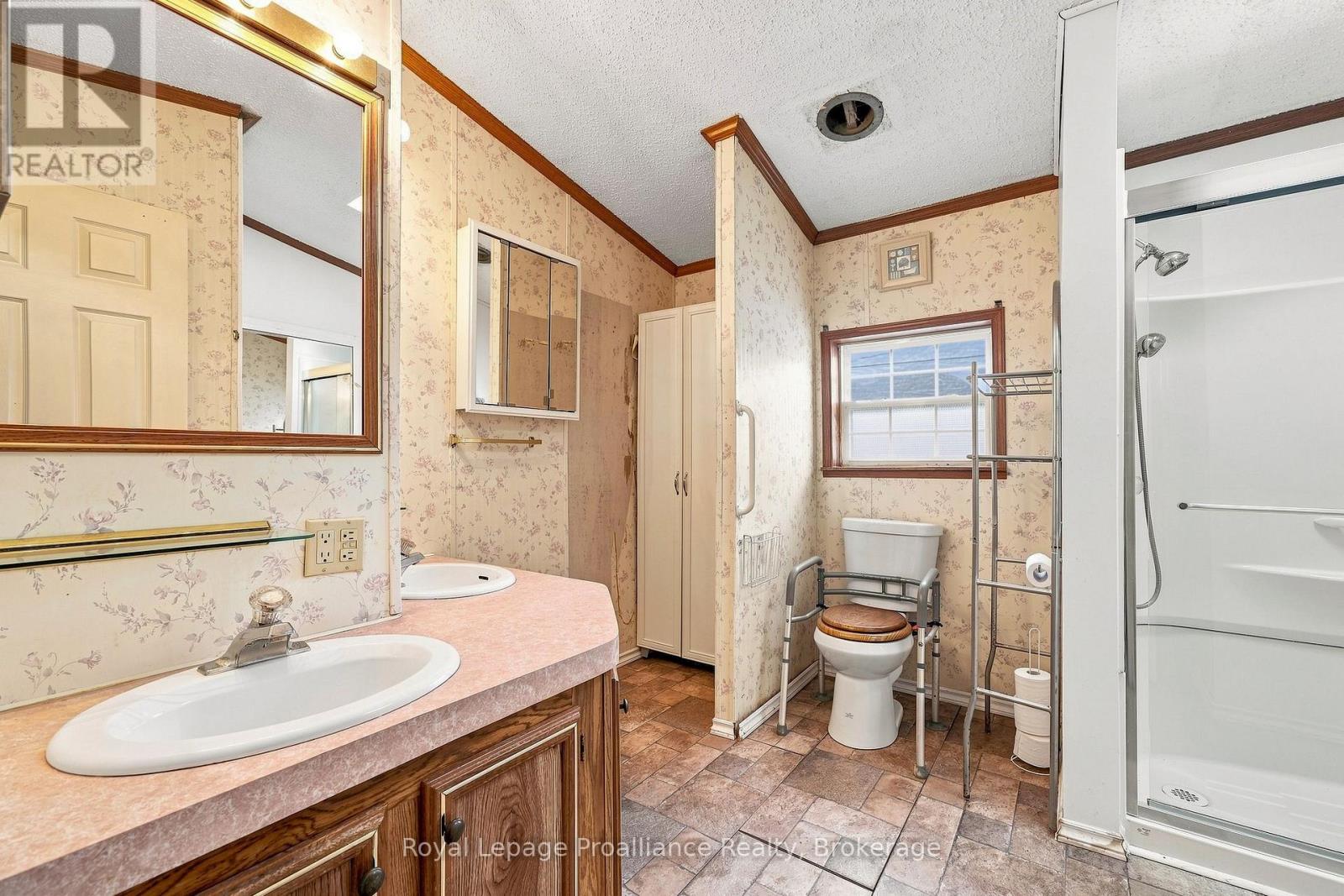 #22 311 DUNDAS STREET E - Image 19