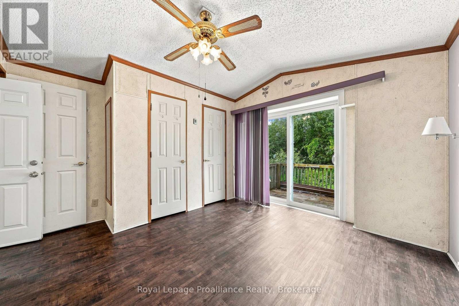 #22 311 DUNDAS STREET E - 22