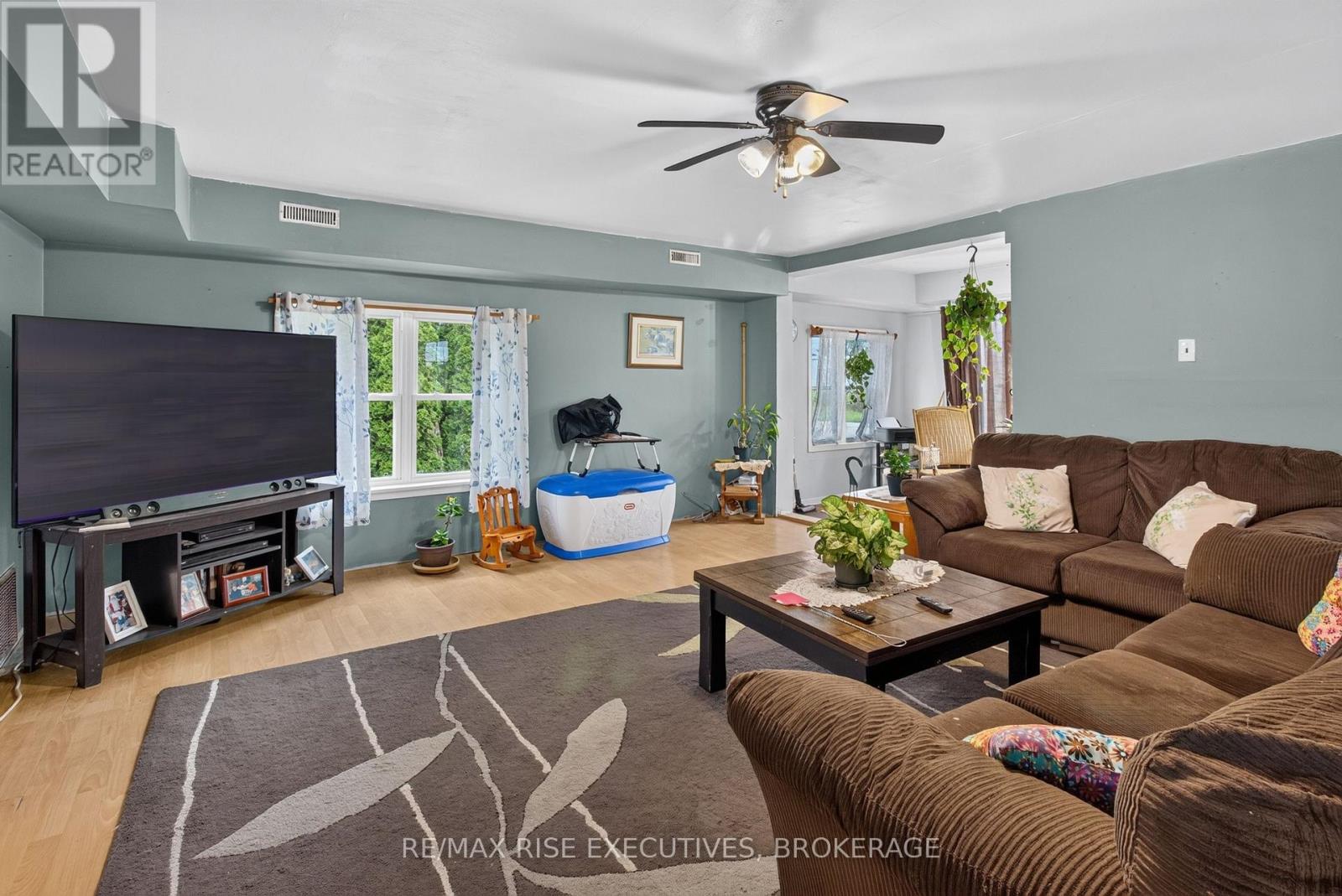 463 STATION ROAD - 10