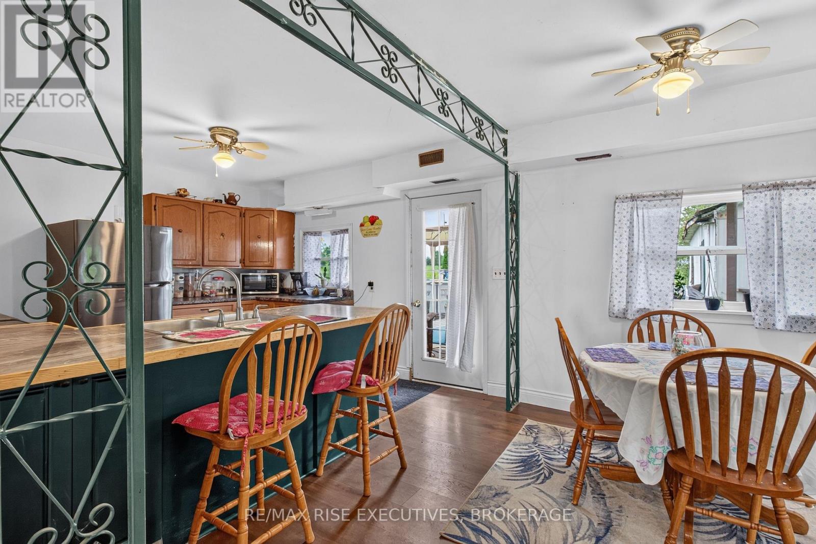 463 STATION ROAD - 12