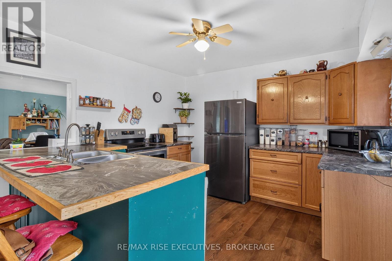 463 STATION ROAD - 13