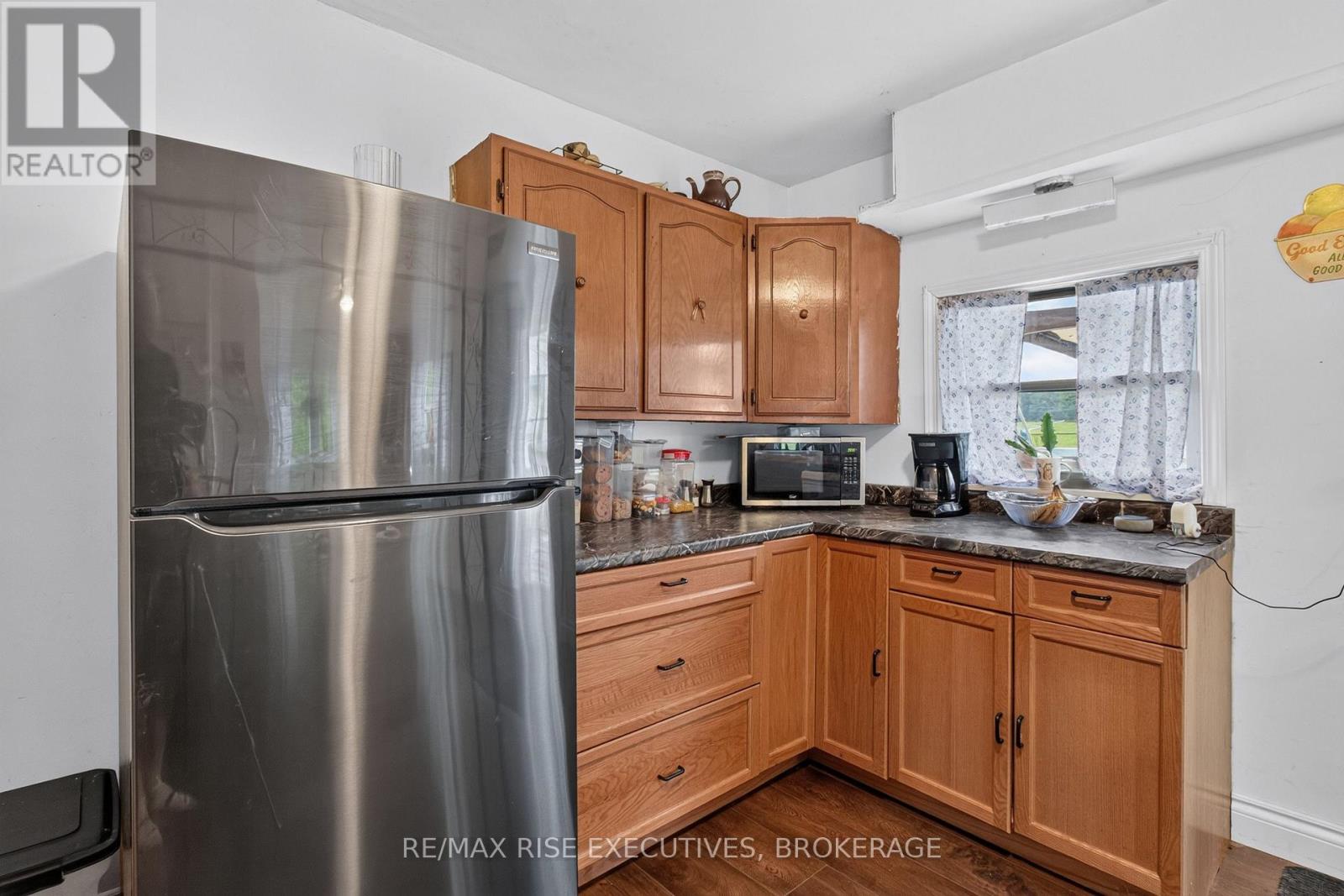 463 STATION ROAD - 16