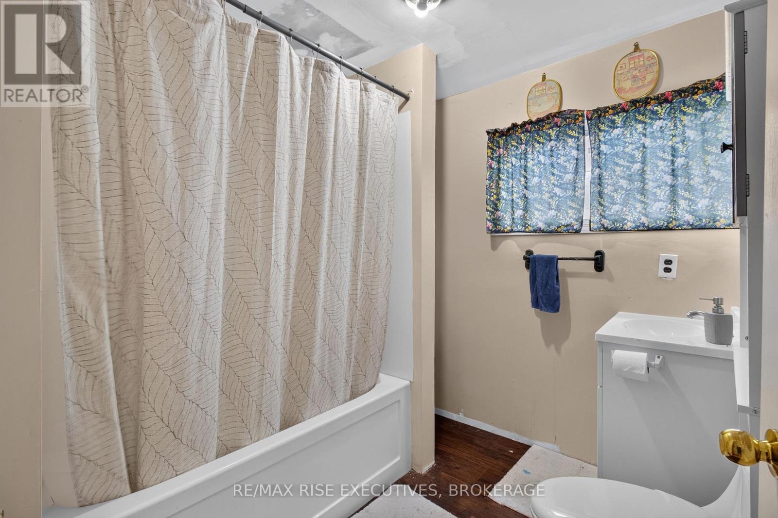 463 STATION ROAD - Image 20