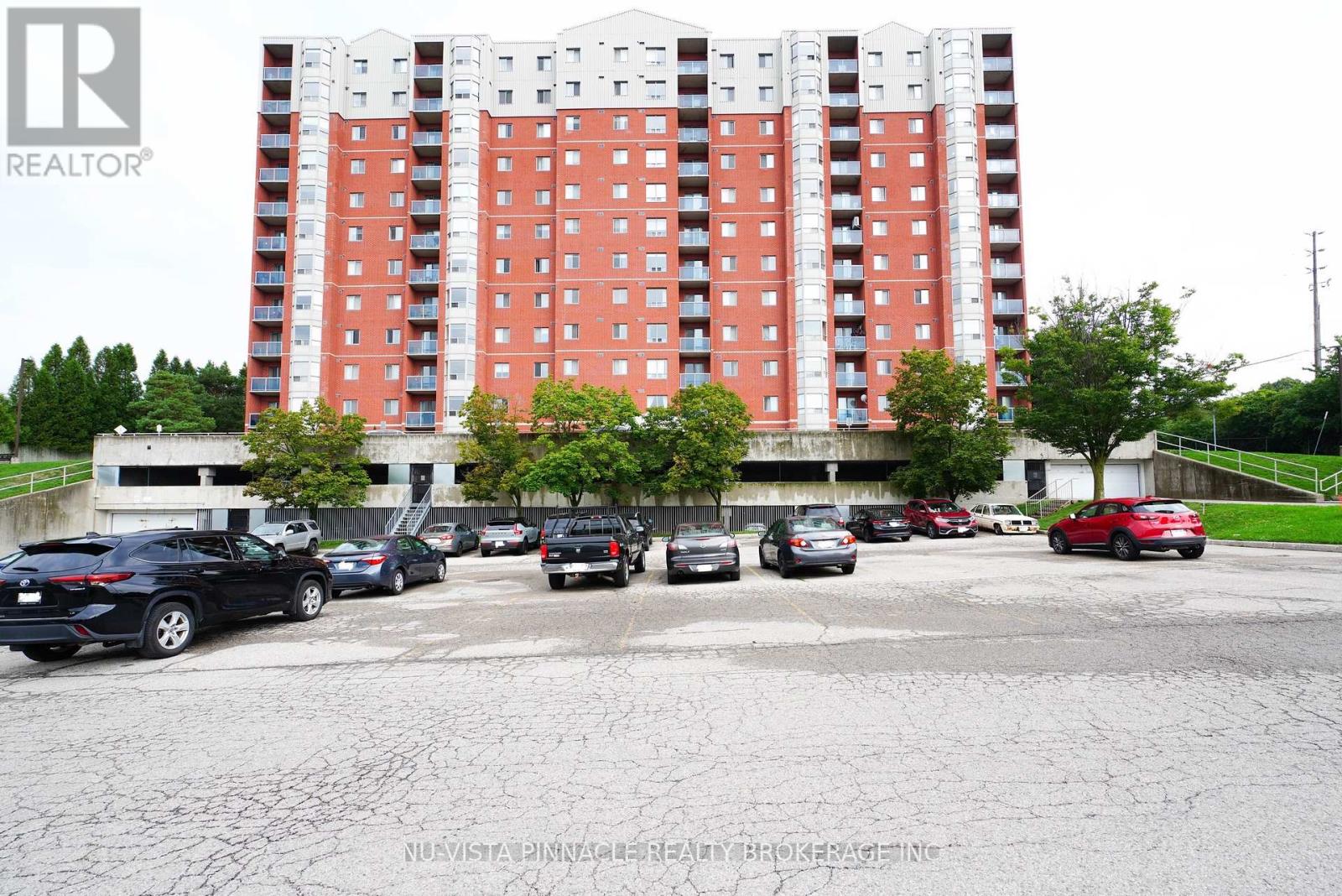 #406 30 CHAPMAN COURT - 1