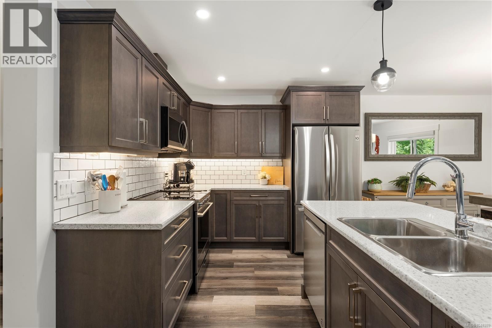 222 Golden Oaks Cres - 11