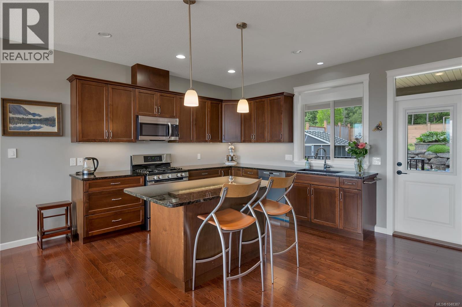 885 Timberline Dr - Image 4