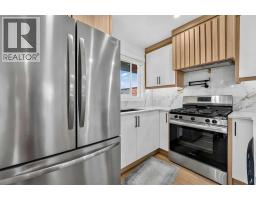 Bedroom - 2415 22 Avenue Sw, Calgary, AB T2T0T1 Photo 10