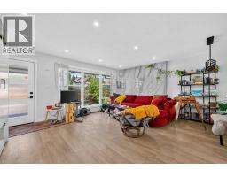 Primary Bedroom - 2415 22 Avenue Sw, Calgary, AB T2T0T1 Photo 7