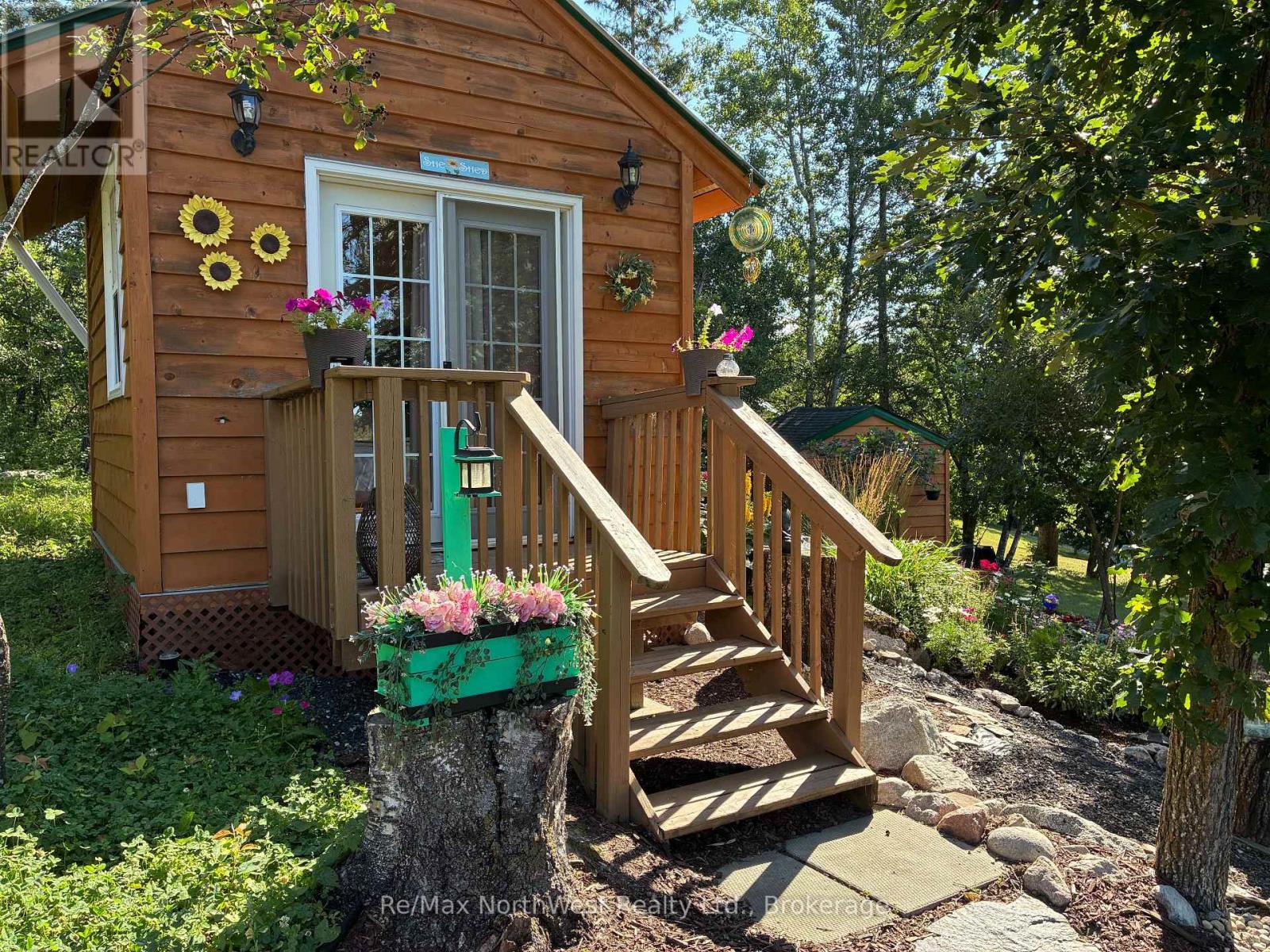 6 CHRUSTIE ROAD - 33