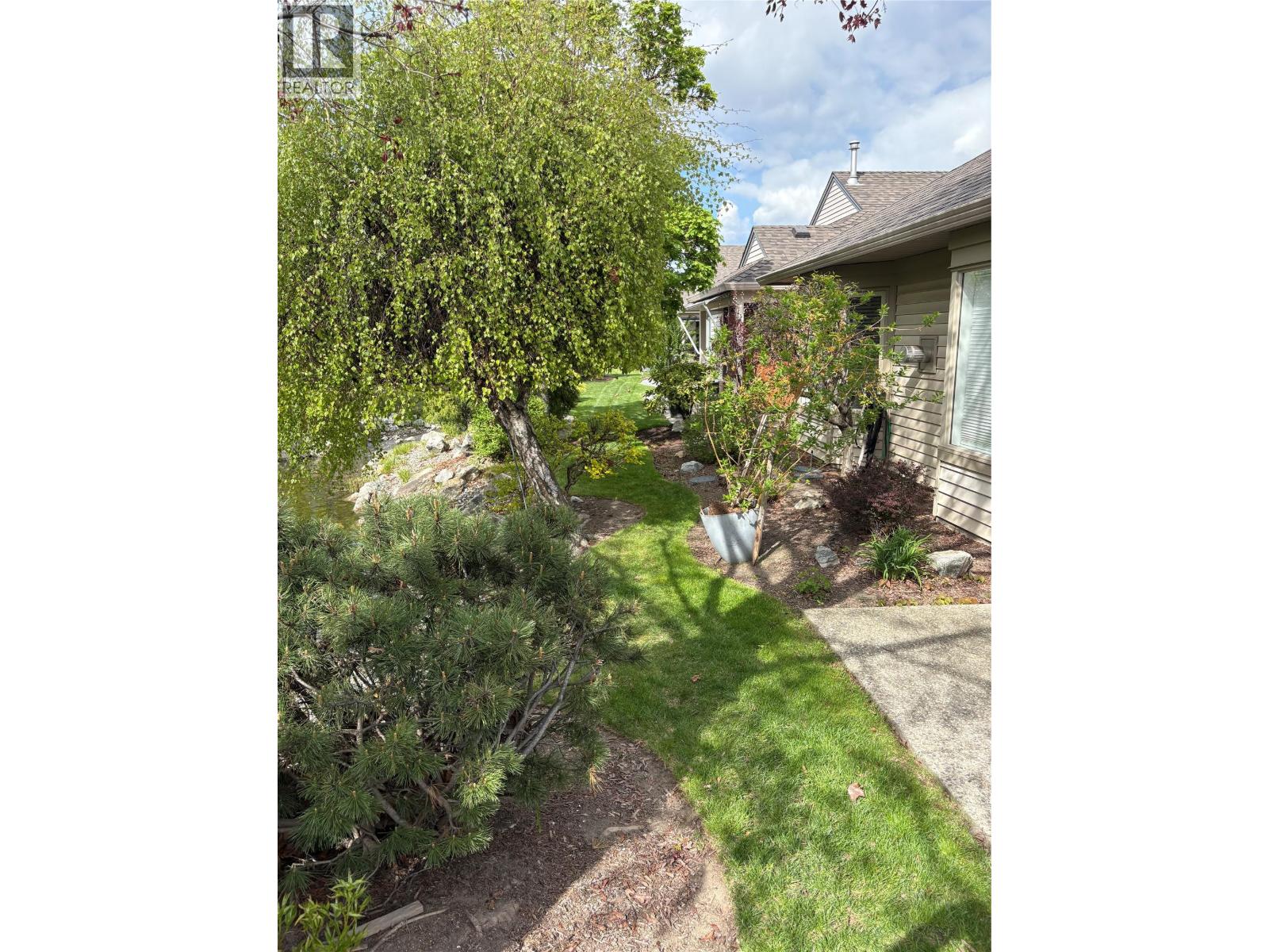 212 550 Yates Road, Kelowna