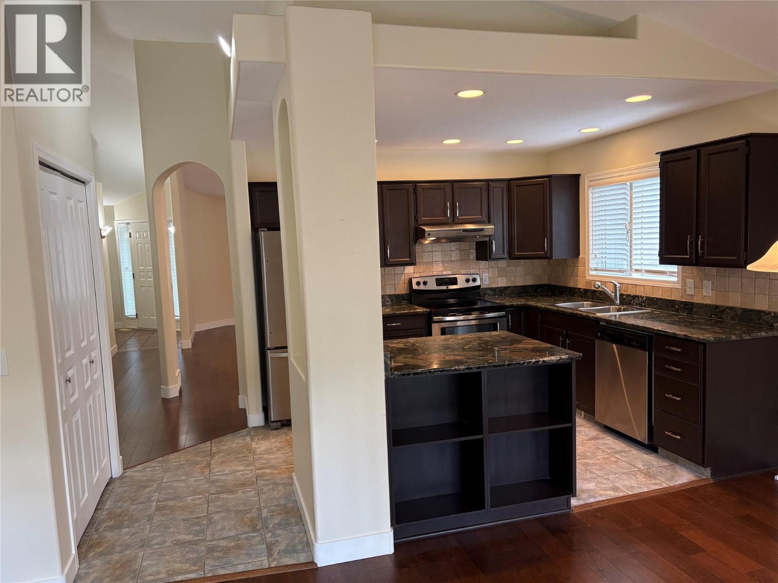 212 550 Yates Road, Kelowna