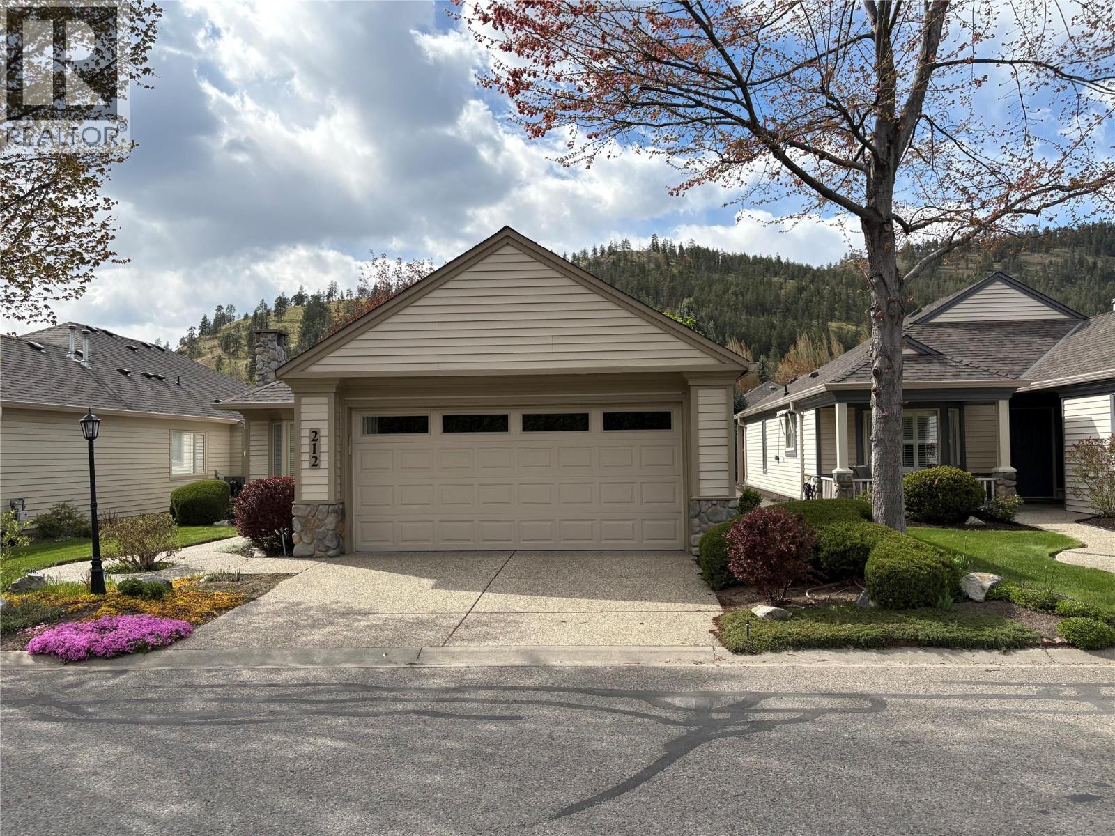 212 550 Yates Road, Kelowna