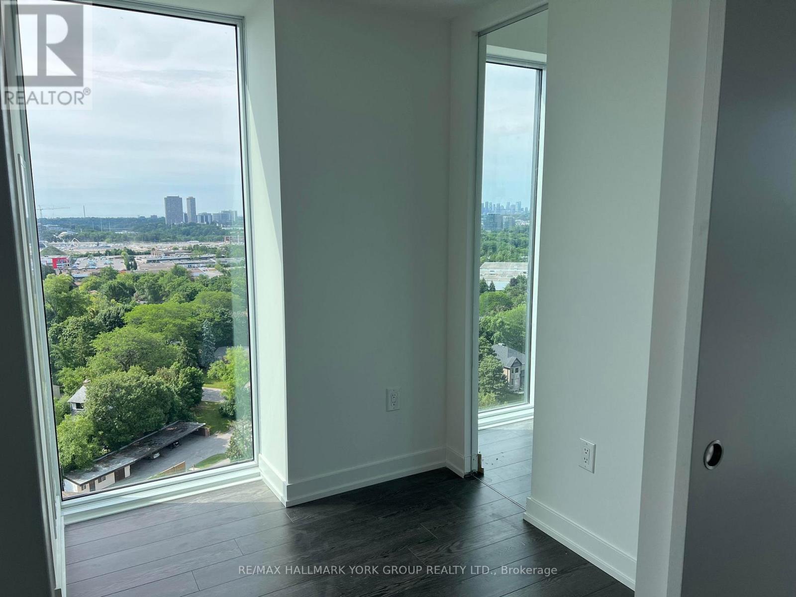 #1523 20 O'NEILL ROAD - 22