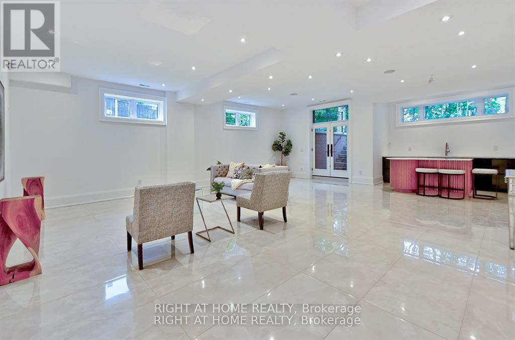 27 HURLINGHAM CRESCENT - 38