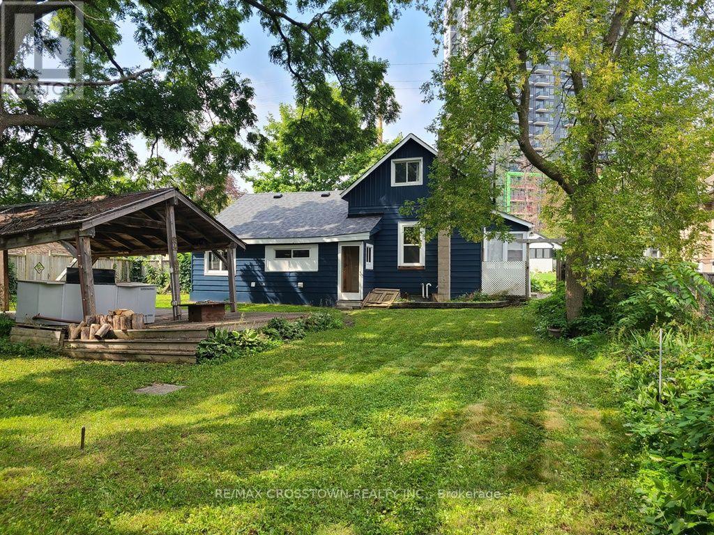 39 GROVE STREET W - 18